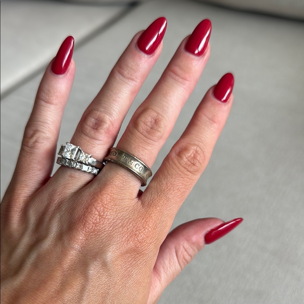 Elegant Silver Band Ring